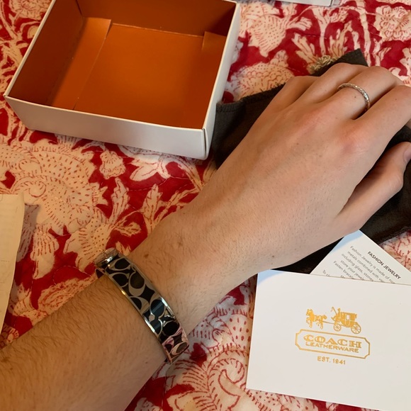 Coach Hinge Bangle - A Classic Bracelet! Never Worn. Enamel black and silver. - Picture 9 of 10